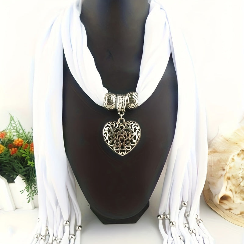 Écharpe Avec Pendentif En Cœur Vintage
