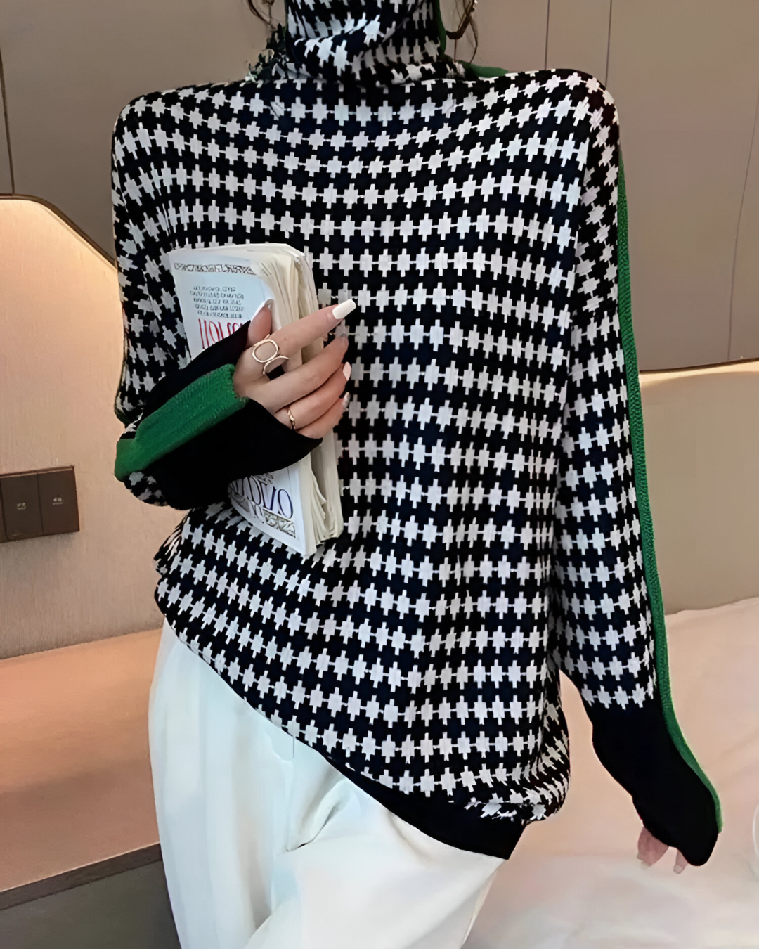 Vera™ | High Neck Sweater with Diamond Pattern