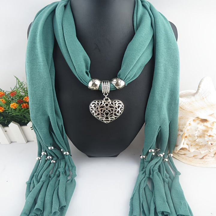 Écharpe Avec Pendentif En Cœur Vintage