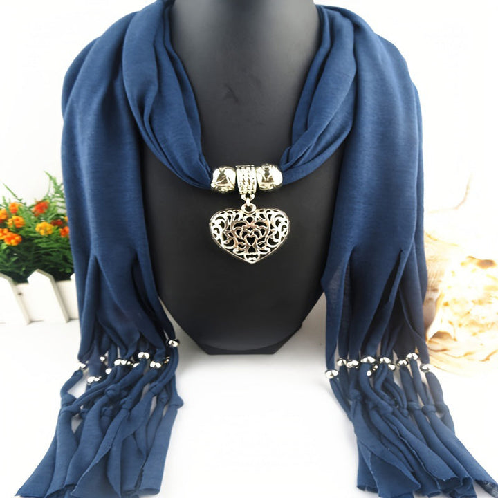 Écharpe Avec Pendentif En Cœur Vintage