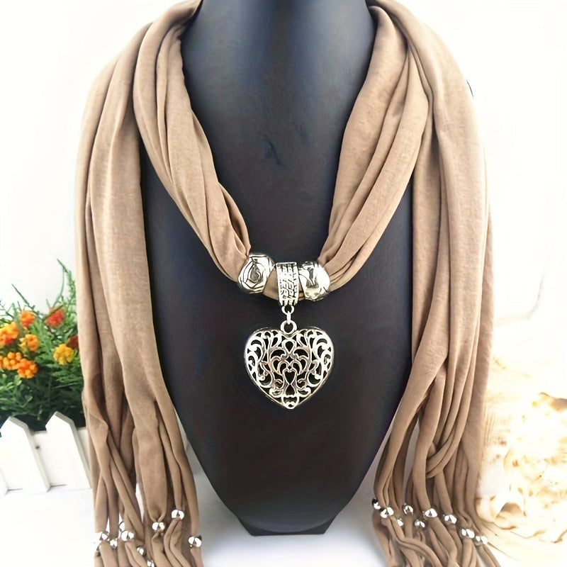 Écharpe Avec Pendentif En Cœur Vintage