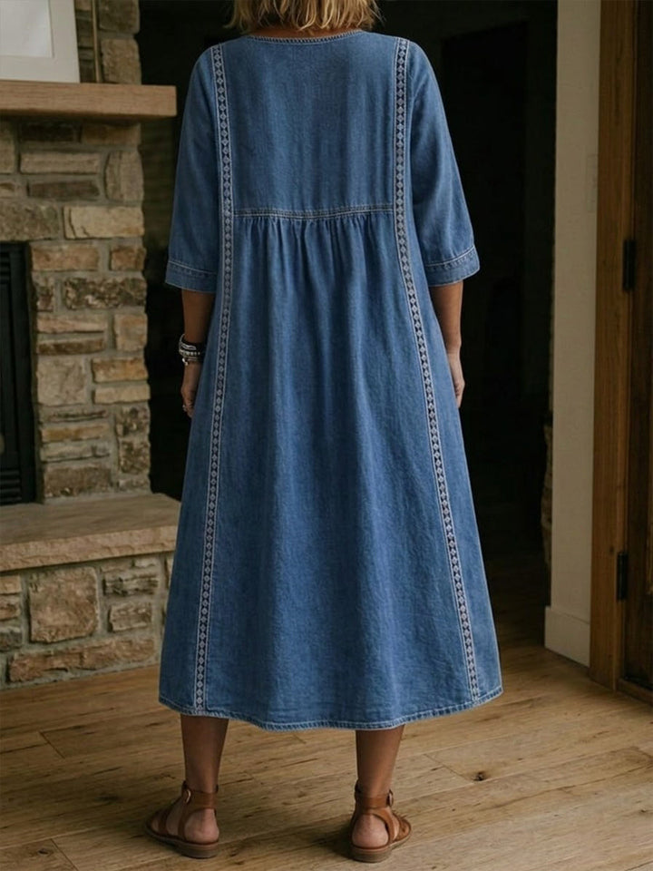 Maëlys | Robe Denim Vintage Ample avec Détails Dentelle